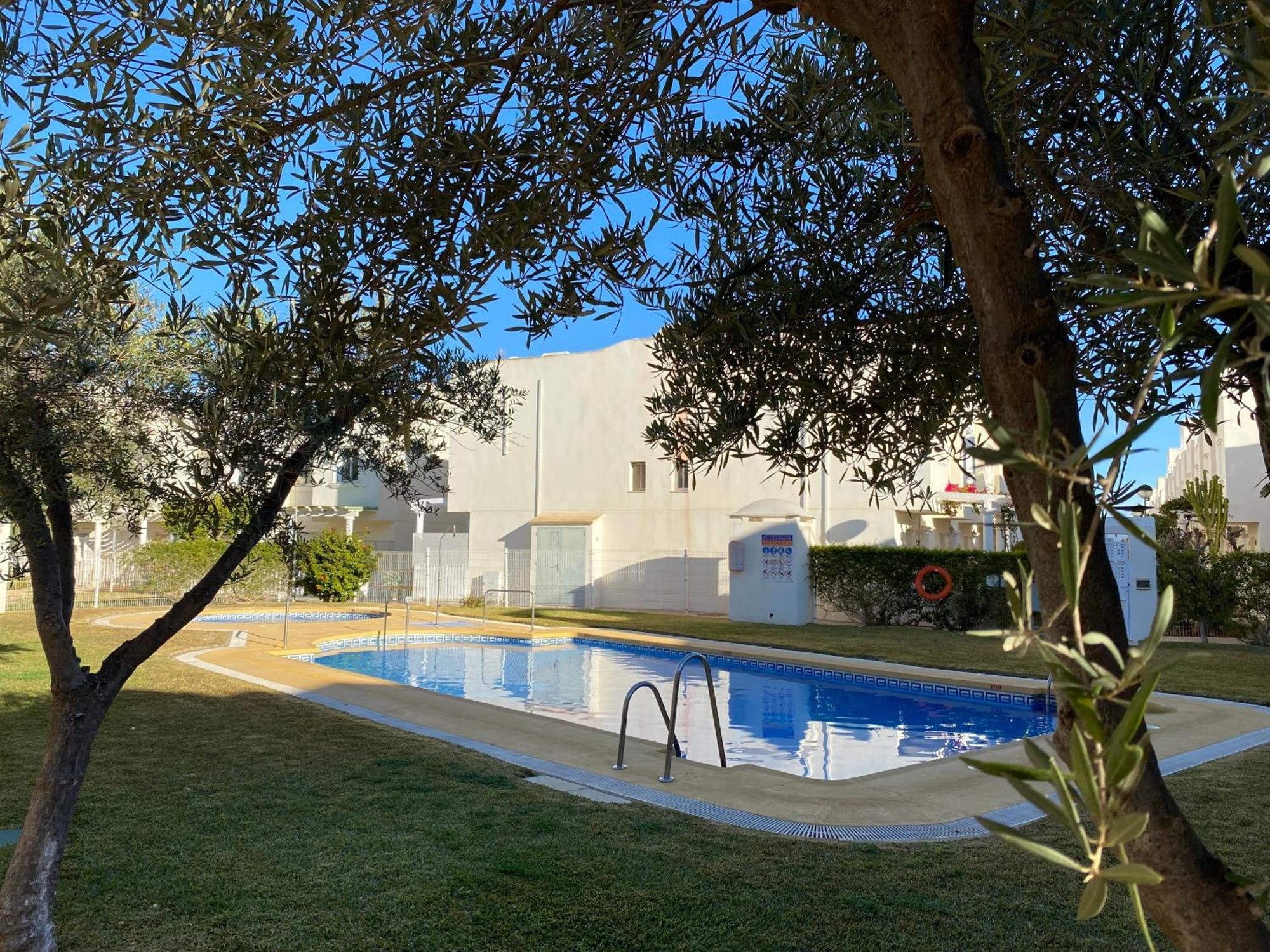 Garden Vistas. Hermoso Duplex Con Patio, Solarium Y Piscina. Vera Luaran gambar